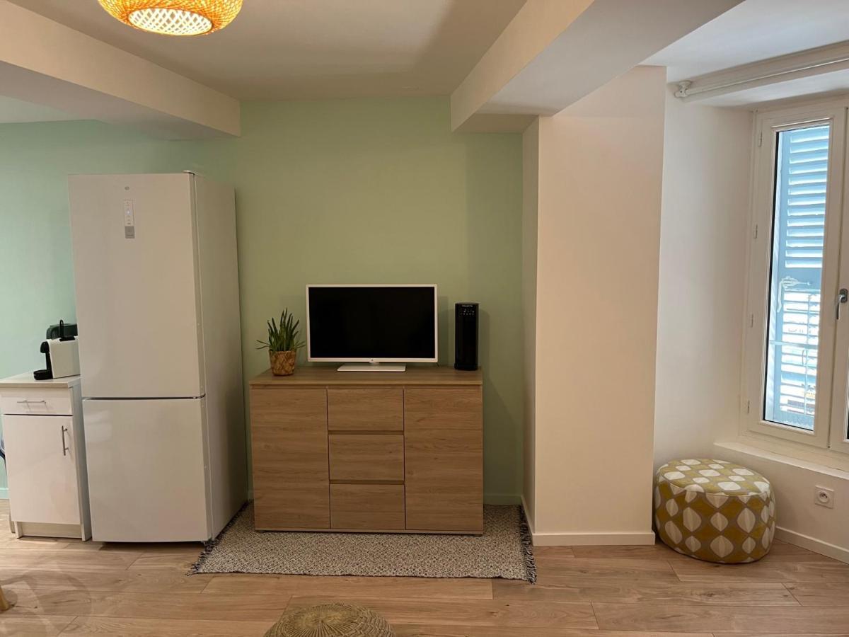Studio 30m2 Rue piétonne Coeur de Hyères Extérieur photo